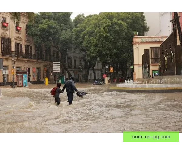 西班牙暴雨来袭瓦伦西亚足球赛事被迫延期